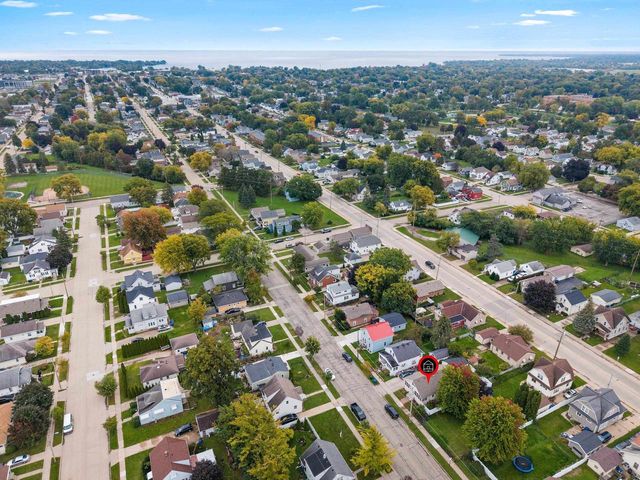 935 W 8TH AVENUE, Oshkosh, WI 54902