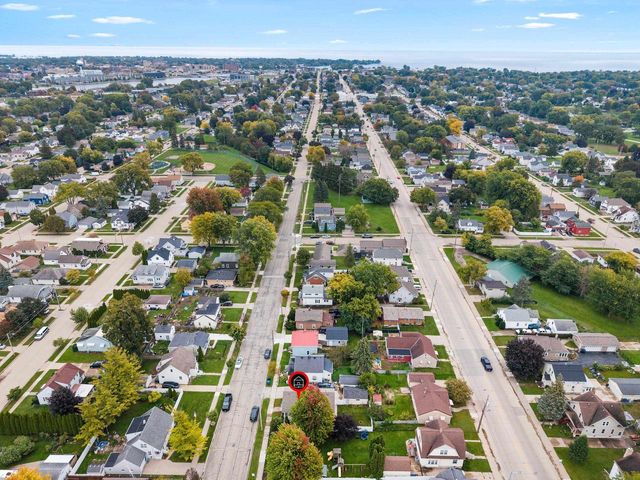 935 W 8TH AVENUE, Oshkosh, WI 54902