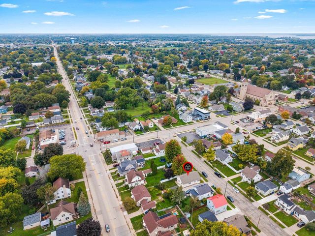 935 W 8TH AVENUE, Oshkosh, WI 54902