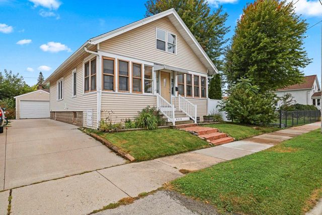 935 W 8TH AVENUE, Oshkosh, WI 54902