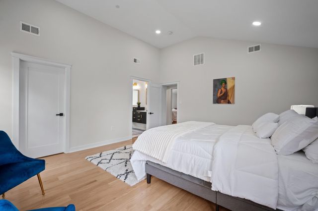 2831 OTIS ST NE, Washington, DC 20018