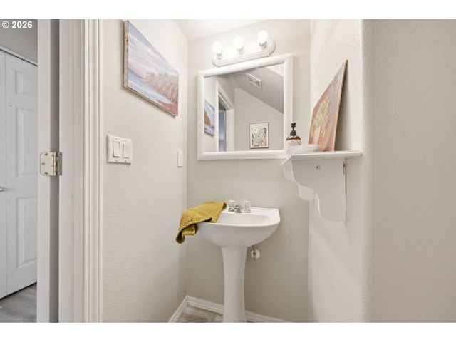 1448 Sw 208TH Ave, Beaverton, OR 97003