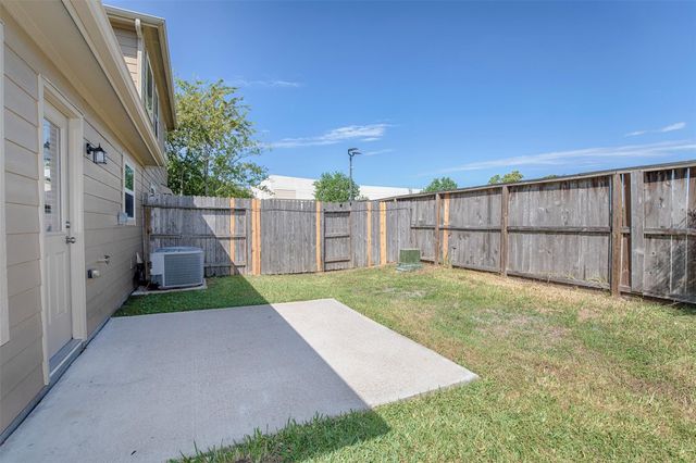 8034 Chasewood Drive, Houston, TX 77489