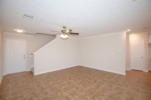 8034 Chasewood Drive, Houston, TX 77489