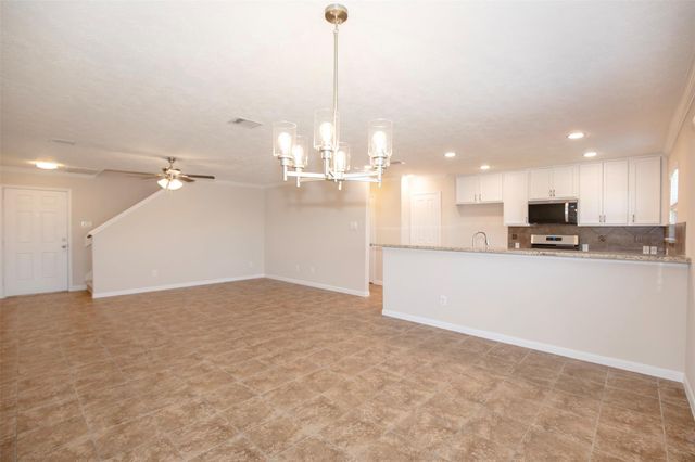 8034 Chasewood Drive, Houston, TX 77489