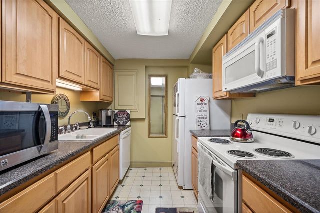 2214 E 36th Ave, Spokane, WA 99203