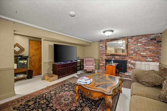 2214 E 36th Ave, Spokane, WA 99203