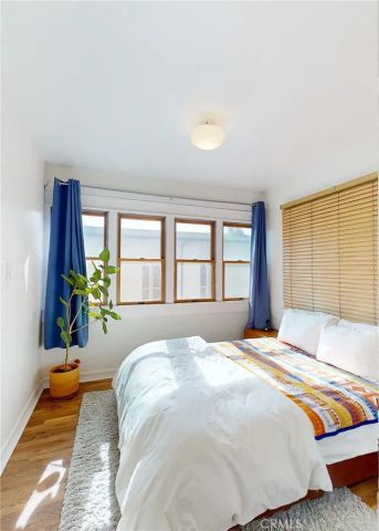 2049 Argyle Avenue, Los Angeles, CA 90068