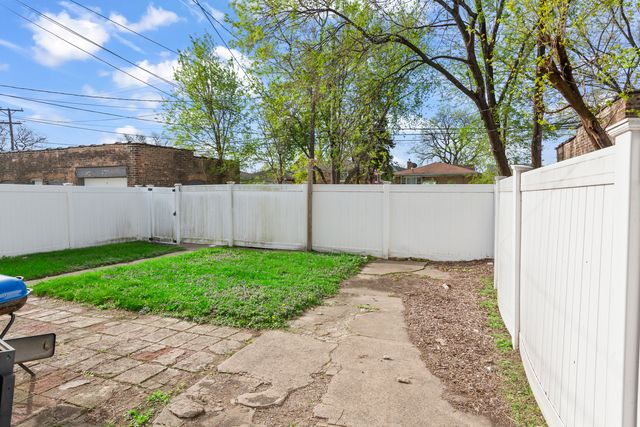 323 Memorial Drive 2, Calumet City, IL 60409
