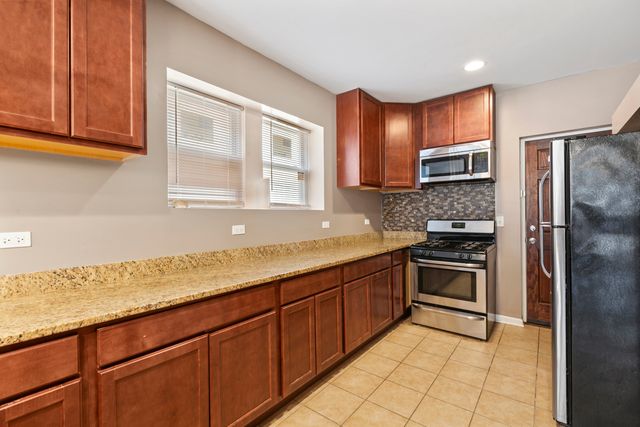 323 Memorial Drive 2, Calumet City, IL 60409