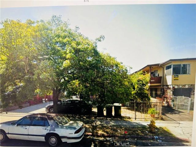 5636 Lexington, Los Angeles, CA 90038