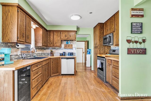 9980 7 Mile Road, Rockford, MI 49341