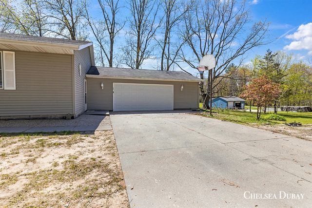9980 7 Mile Road, Rockford, MI 49341