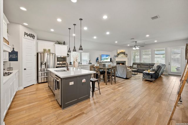 3125 CREEK RIDGE ST, Seguin, TX 78155