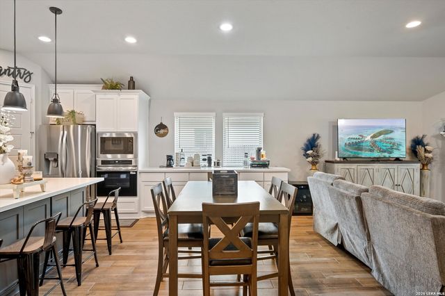 3125 CREEK RIDGE ST, Seguin, TX 78155