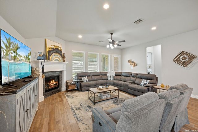 3125 CREEK RIDGE ST, Seguin, TX 78155