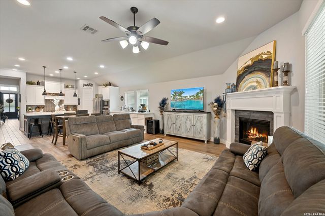 3125 CREEK RIDGE ST, Seguin, TX 78155