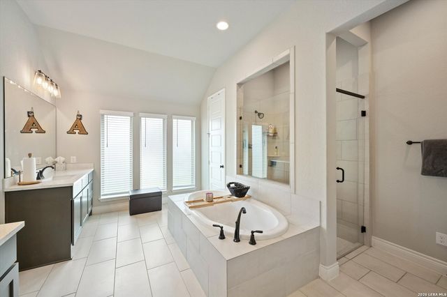 3125 CREEK RIDGE ST, Seguin, TX 78155