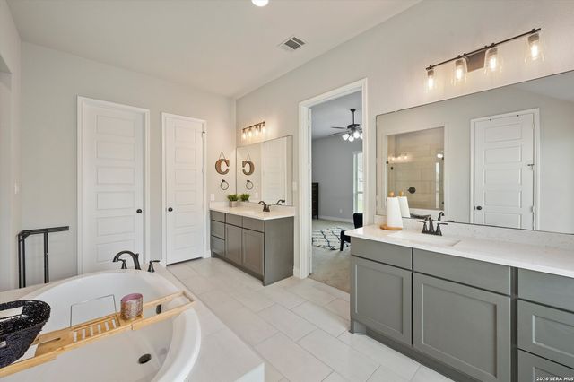 3125 CREEK RIDGE ST, Seguin, TX 78155