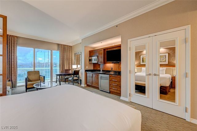 135 East Harmon Avenue 3215, Las Vegas, NV 89109