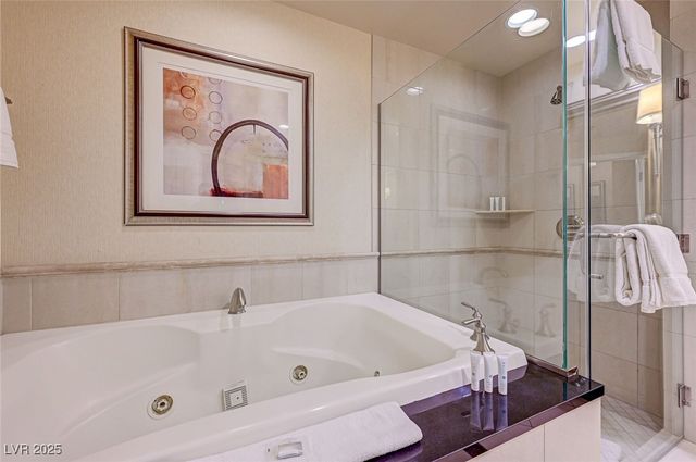 135 East Harmon Avenue 3215, Las Vegas, NV 89109