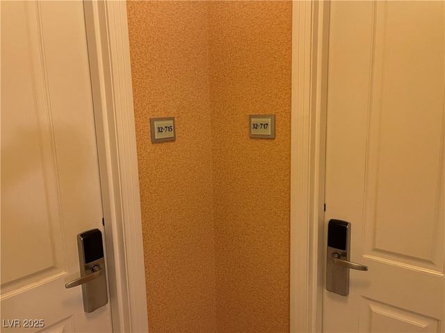 135 East Harmon Avenue 3215, Las Vegas, NV 89109