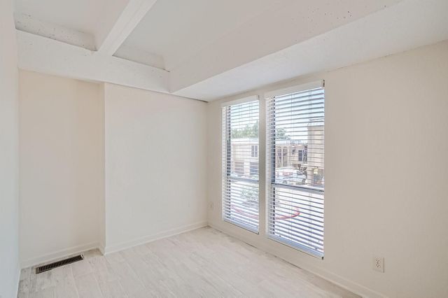 5918 Lago Vista WAY D-27, Lago Vista, TX 78645