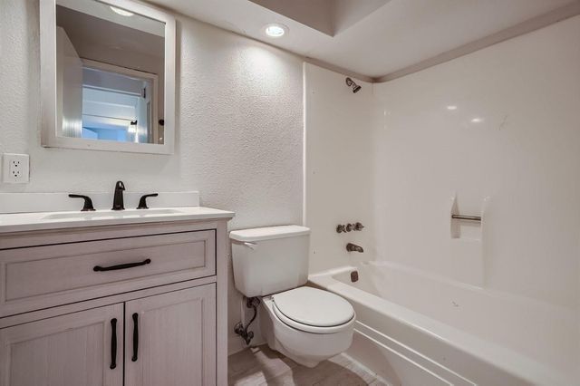 5918 Lago Vista WAY D-27, Lago Vista, TX 78645