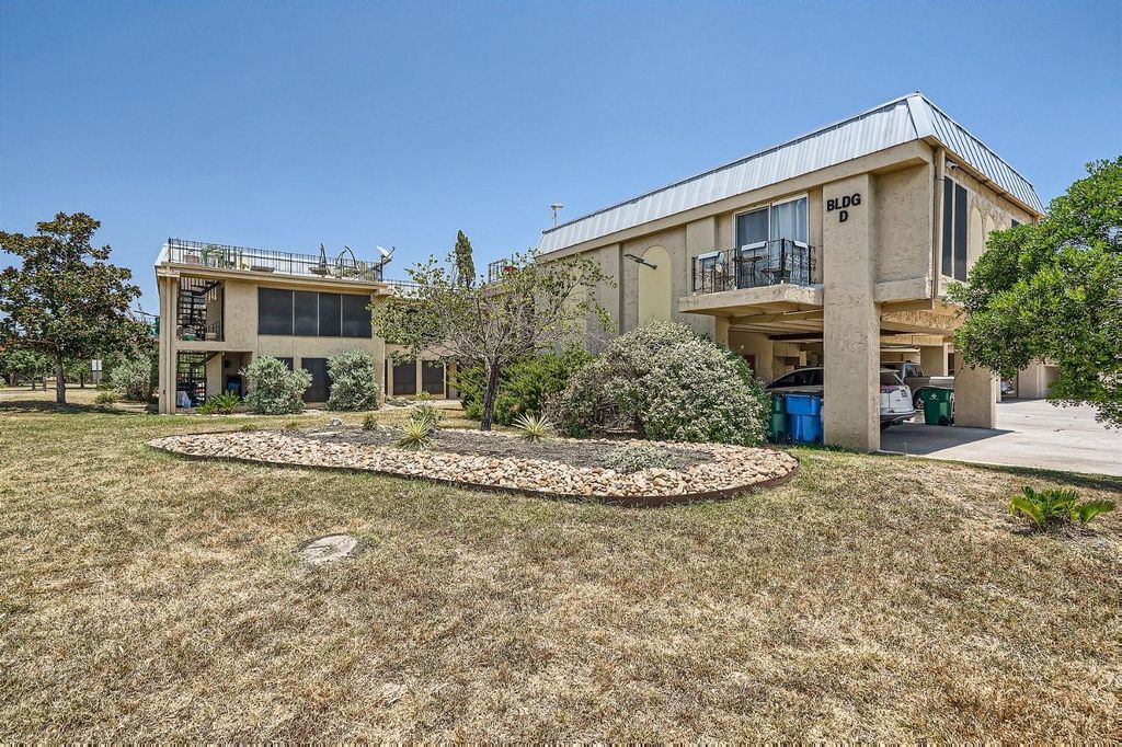 5918 Lago Vista WAY D-27, Lago Vista, TX 78645