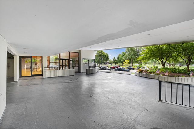 5100 N Marine Drive 24M, Chicago, IL 60640