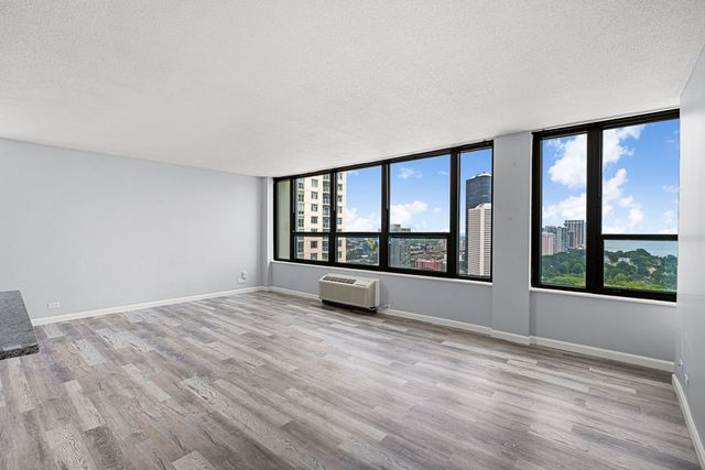 5100 N Marine Drive 24M, Chicago, IL 60640