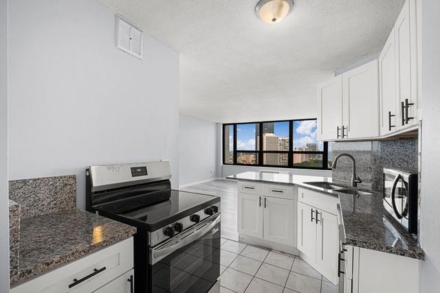 5100 N Marine Drive 24M, Chicago, IL 60640