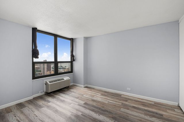 5100 N Marine Drive 24M, Chicago, IL 60640