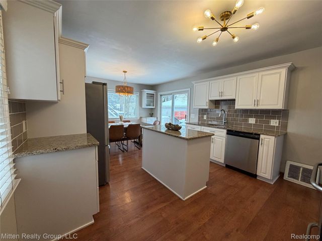 3011 N Alexander Avenue, Royal Oak, MI 48073