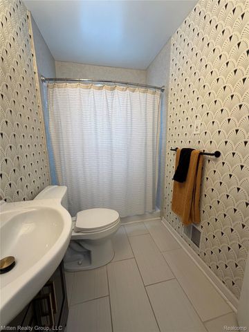 3011 N Alexander Avenue, Royal Oak, MI 48073