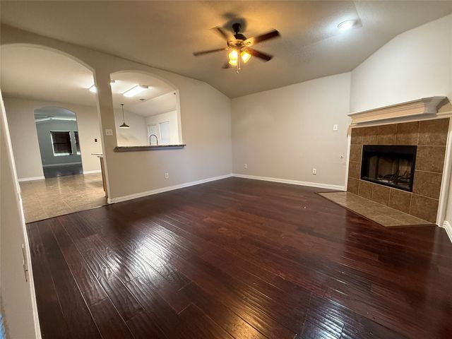 9884 Autumn Sage Drive, Fort Worth, TX 76108