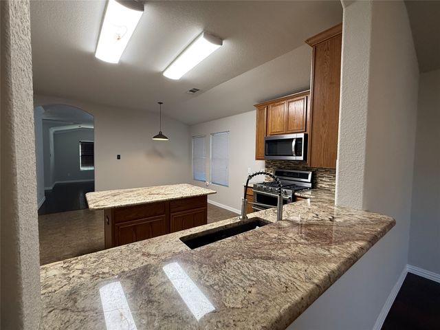 9884 Autumn Sage Drive, Fort Worth, TX 76108