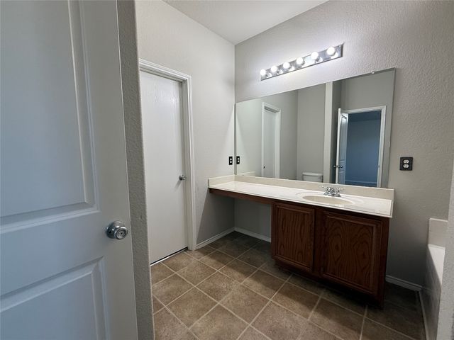 9884 Autumn Sage Drive, Fort Worth, TX 76108