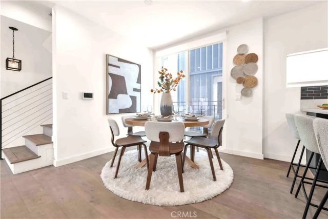 113 N Manhattan Place, Los Angeles, CA 90004