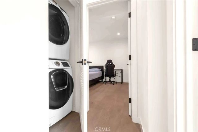 113 N Manhattan Place, Los Angeles, CA 90004