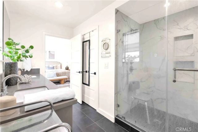 113 N Manhattan Place, Los Angeles, CA 90004