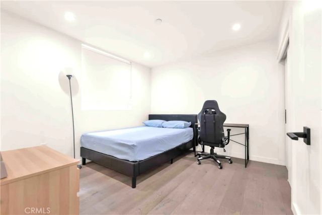 113 N Manhattan Place, Los Angeles, CA 90004