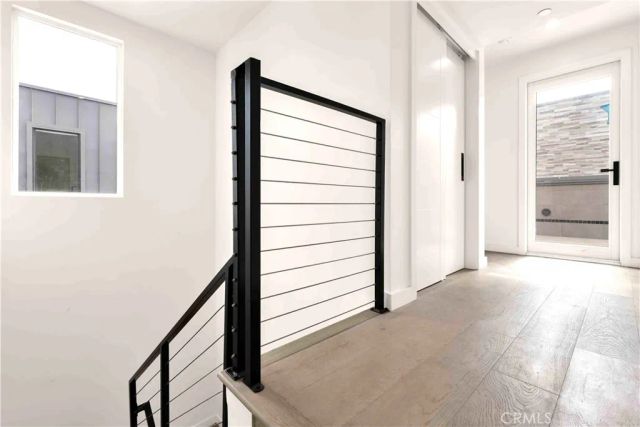 113 N Manhattan Place, Los Angeles, CA 90004