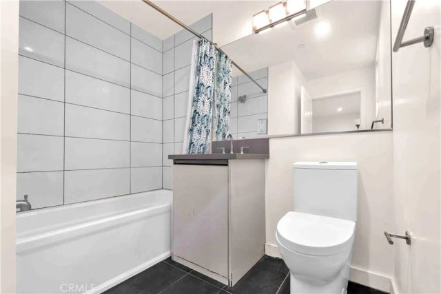 113 N Manhattan Place, Los Angeles, CA 90004