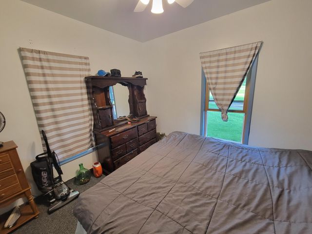 15702 S 29th Street, Vicksburg, MI 49097