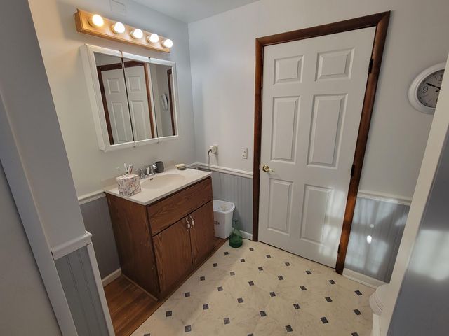 15702 S 29th Street, Vicksburg, MI 49097