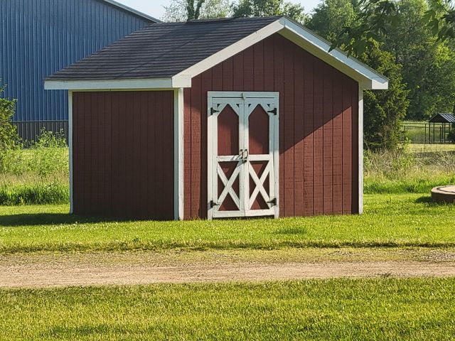 15702 S 29th Street, Vicksburg, MI 49097