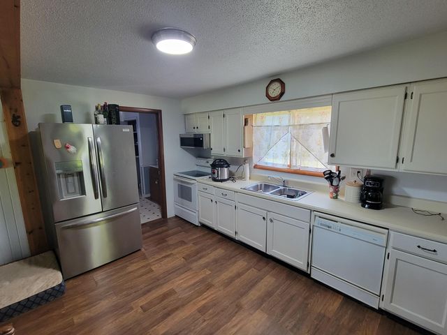 15702 S 29th Street, Vicksburg, MI 49097