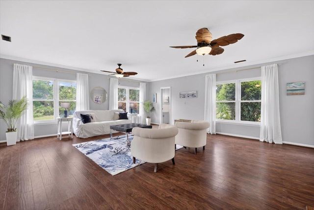 213 N Lemacks Street, Walterboro, SC 29488