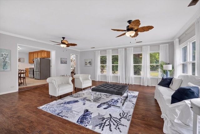213 N Lemacks Street, Walterboro, SC 29488
